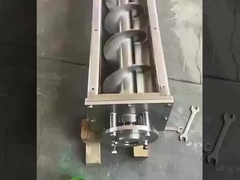 Transporteur à vis à vis en forme de U pour l'industrie chimique