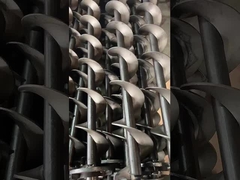 Auger durci en acier au carbone personnalisé pour le nettoyage des résidus de moissonneuse combinée