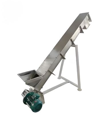 Un bon prix. Convecteur spirale incliné sans arbre performant équipement de transport industriel polyvalent en ligne